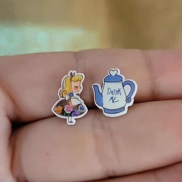 Alice in Wonderland Tea Party Stud Earrings - Picture 1 of 7